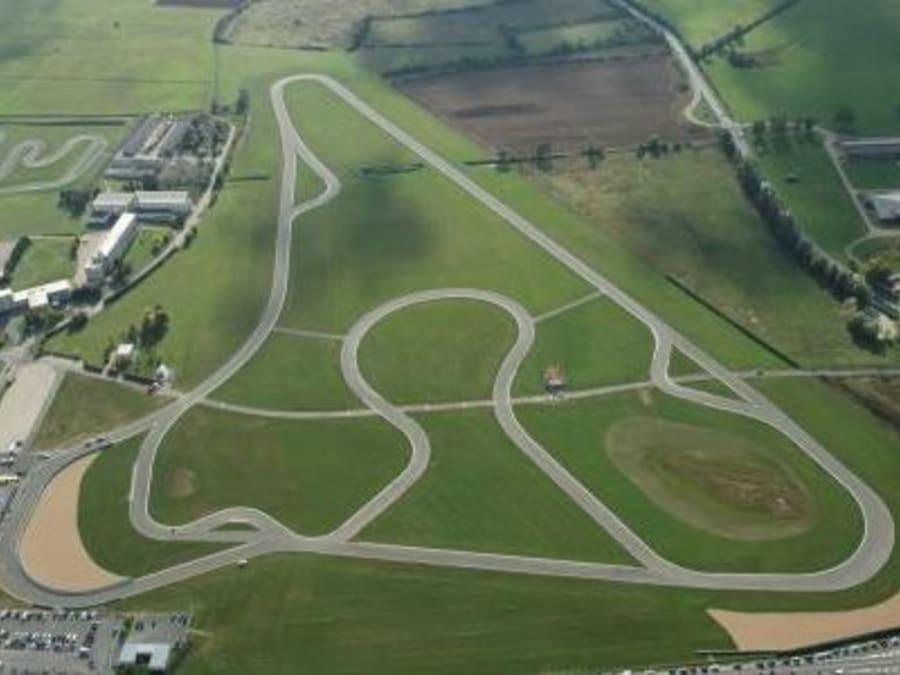 Baptême sur Piste en Moto sur le circuit Club de Magny-Cours