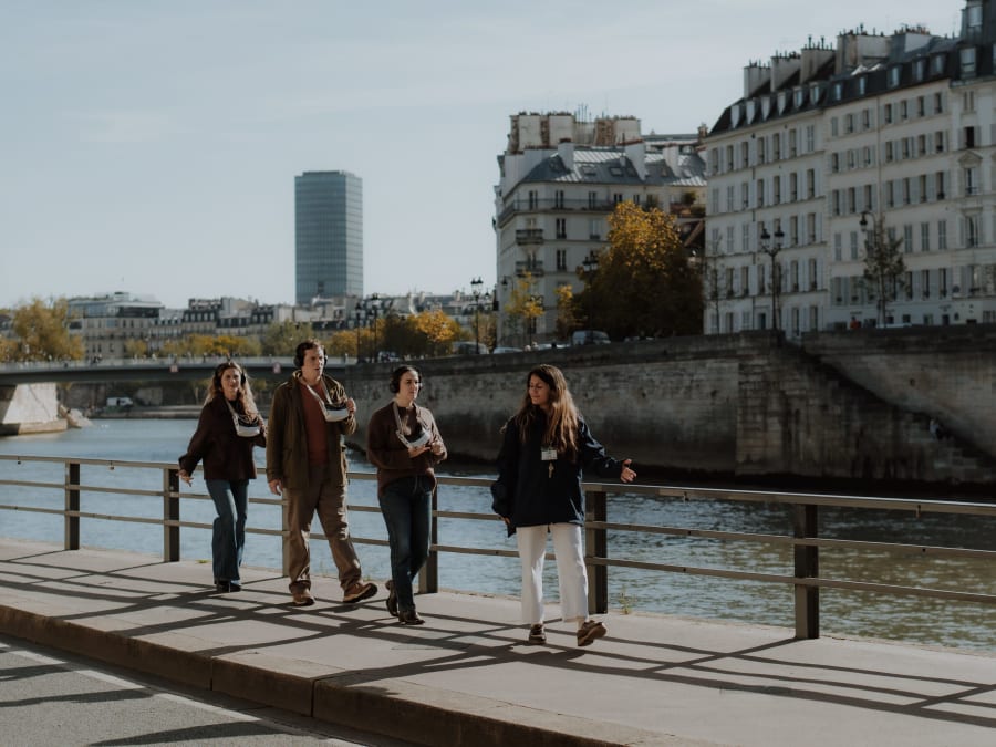 The Origins of Paris, guided tour in VR along the Seine River