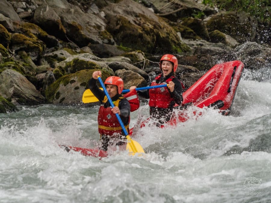 Introducción a Canoraft en las Gargantas del Isère (73)