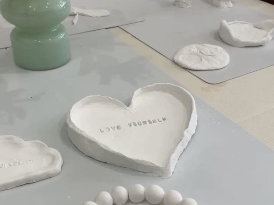 Team Building sculpture d'argile autodurcissante à Paris 17ème