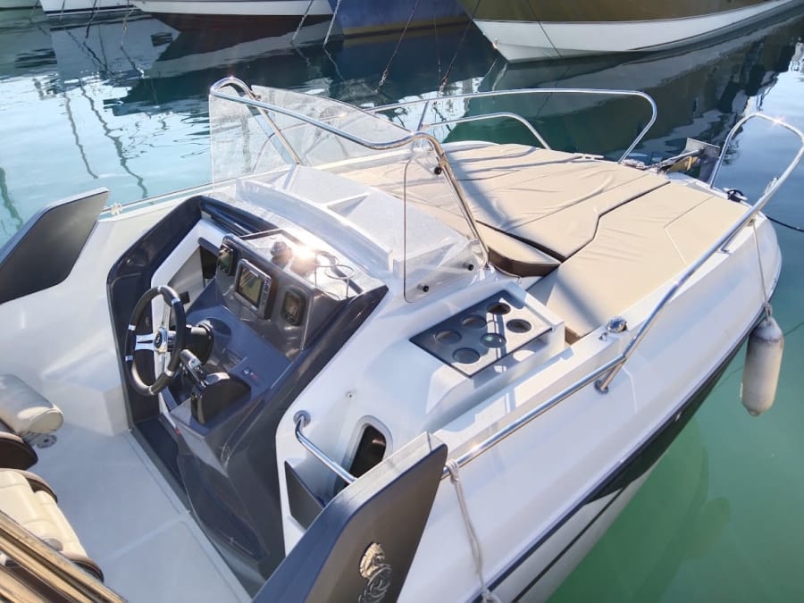 Balade en bateau rigide au départ de Nice (06)