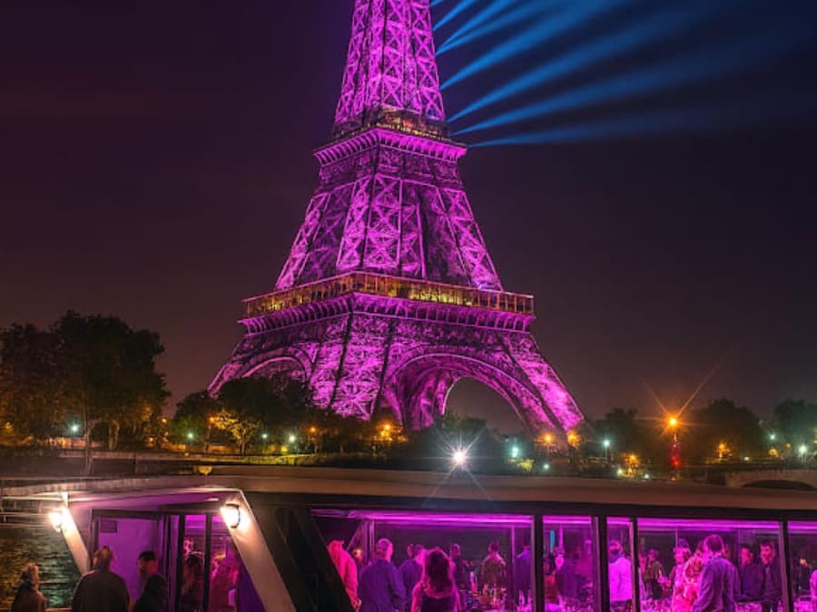 Gourmet dinner cruise on the Seine