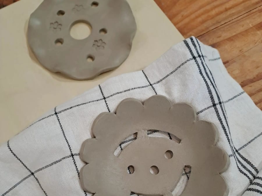 Atelier EVG/EVJF modelage sur céramique à Chasselay (69)