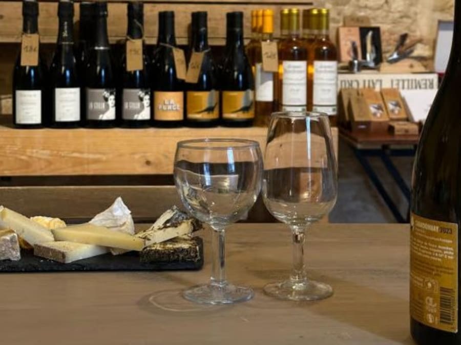 Dégustation de fromages et de vins à Montmartre 