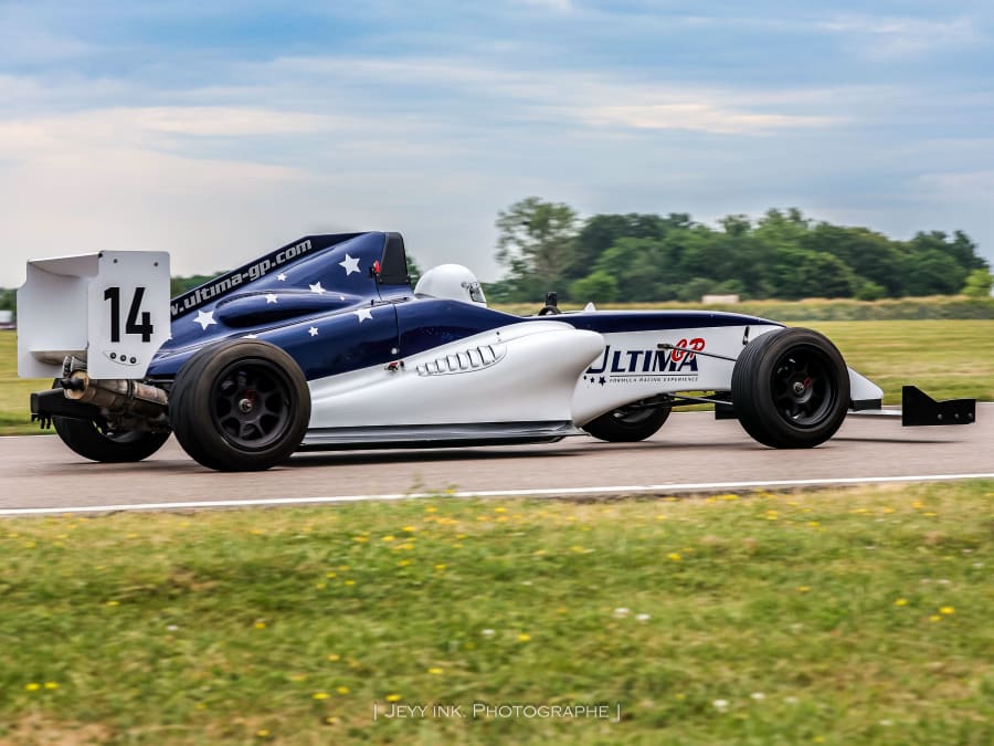 Formula 4 driving experience, Circuit de la Ferté Gaucher (77)