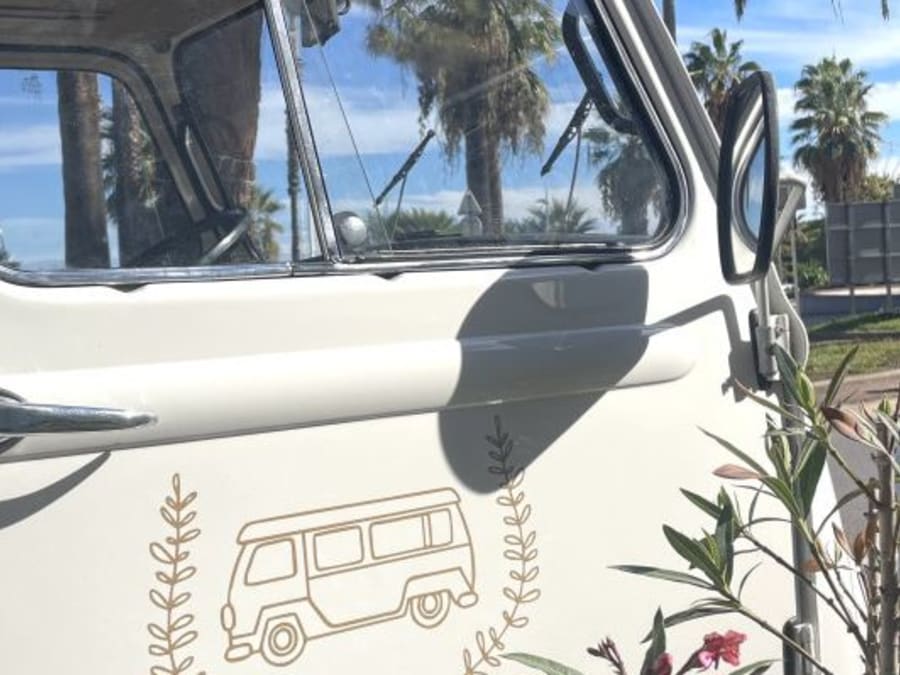 Tour de Légende en furgoneta de época en Cannes (06)