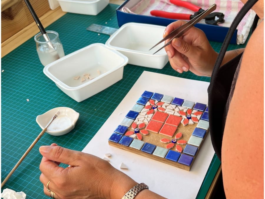Taller de iniciación al mosaico en Dolus d'Oléron (17)