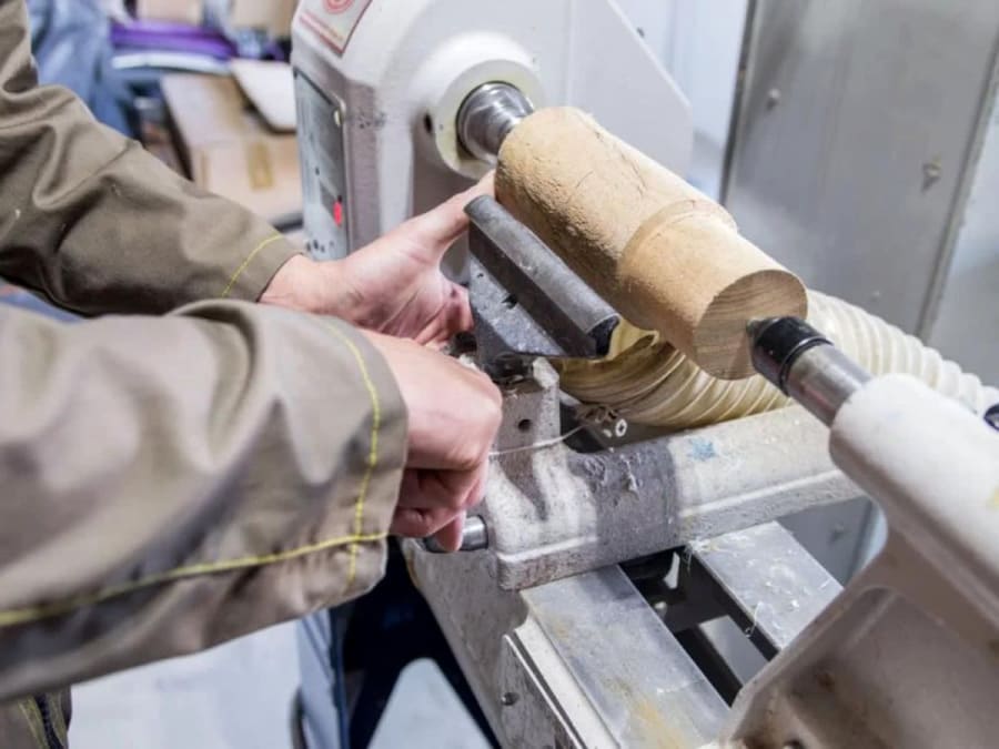 Houtdraaiatelier in Inzinzac-Lochrist (56)