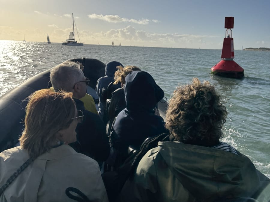 Balade en bateau au coucher de soleil à La Rochelle (17)