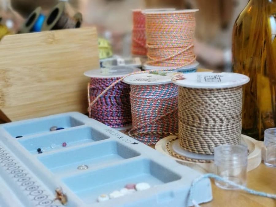 Natural stone jewelry workshop in Paris 15th arrondissement