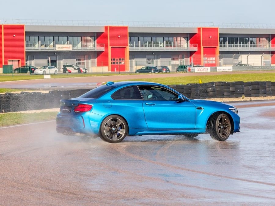 Stage de pilotage drift BMW M2, Circuit de la Ferté Gaucher (77)