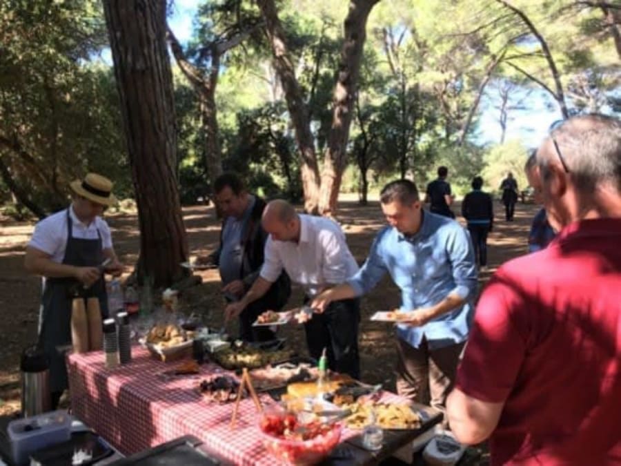 Team Building dégustation pique nique provençal en région PACA