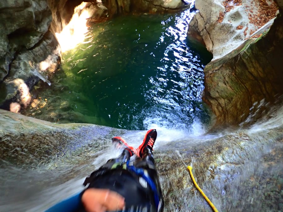 Barranquismo desde Artemare en el cañón de Groin (01)