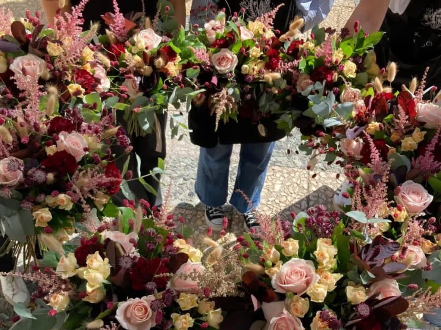 Fresh Flower Arrangement Workshop in Lyon's 6th Arrondissement