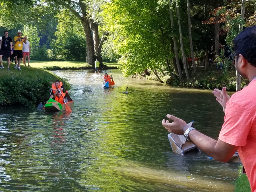 Team Building Construction et Course de Canoë en Carton
