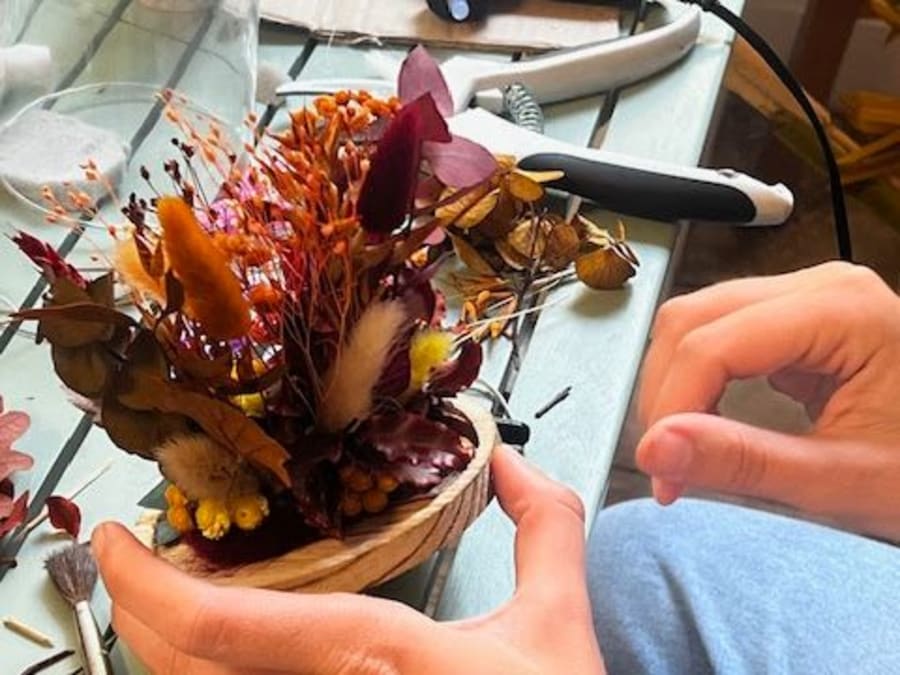 Dried flower bell workshop in Paris 15th arrondissement