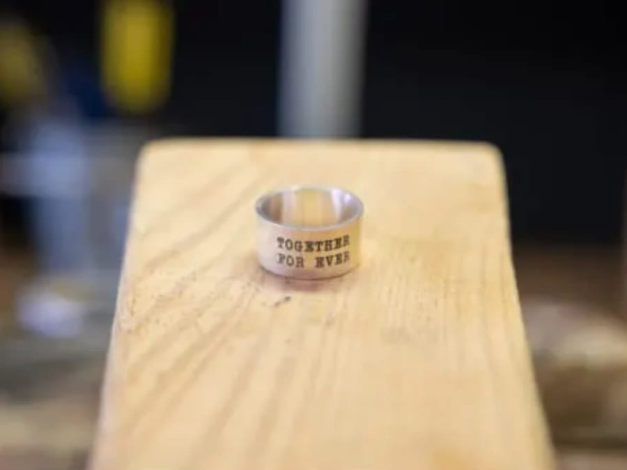 Atelier fabrication d'une bague en argent à Toulouse (31)