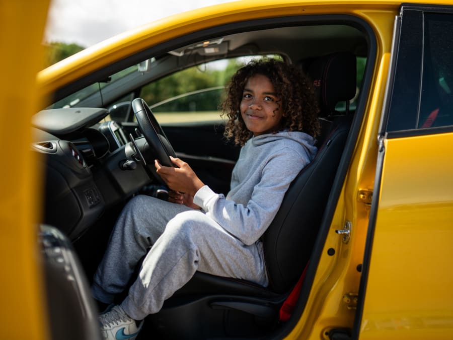 Stage de Pilotage enfant en Clio 4 RS à Lédenon (30)