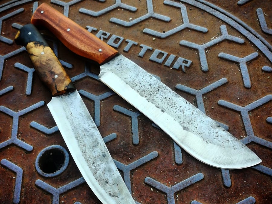 Knife forging workshop in Cluses (74)