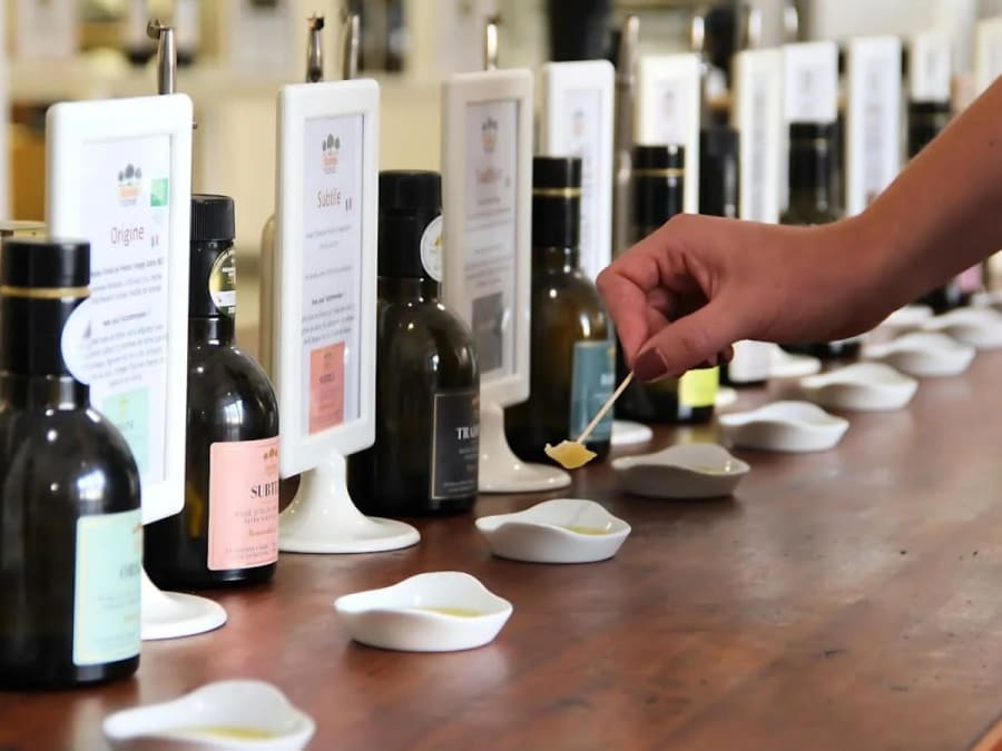 Visita autoguiada y degustación de aceite de oliva en Cadenet (8