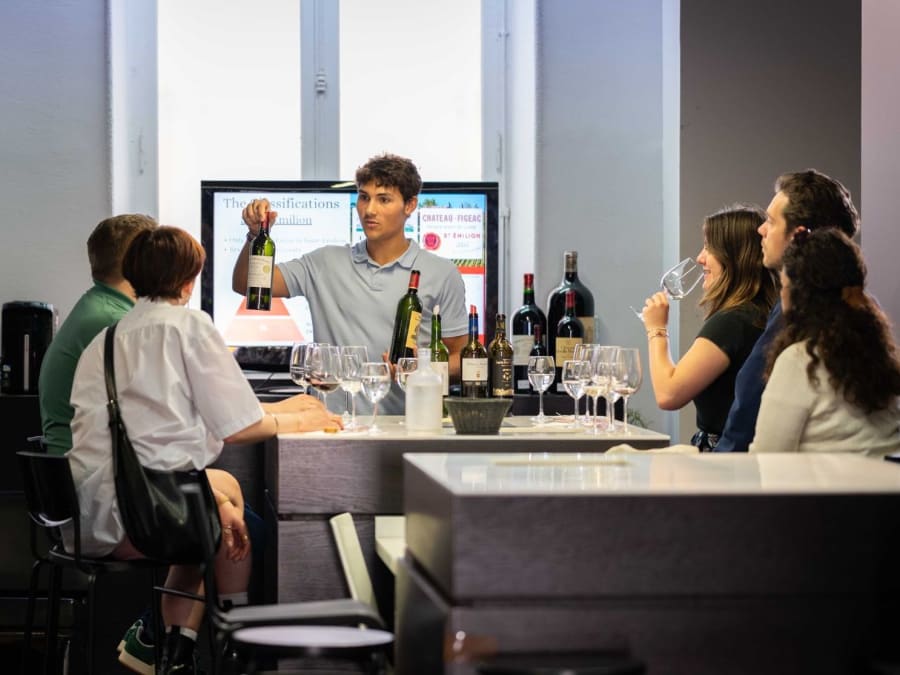 Gourmet stroll in Bordeaux's Triangle d'Or district