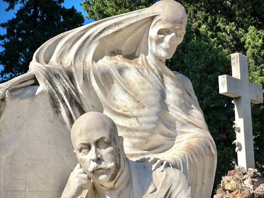 Visita guiada a pie por el cementerio de Montjuïc: arte, historia y vistas de Barcelona