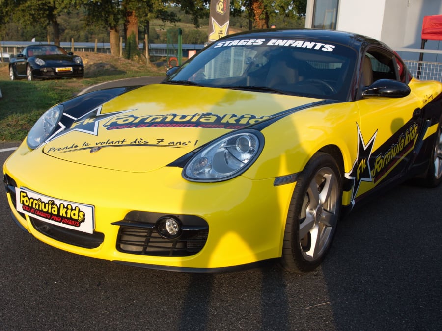 Children's Porsche Cayman driving experience in Trappes (78)