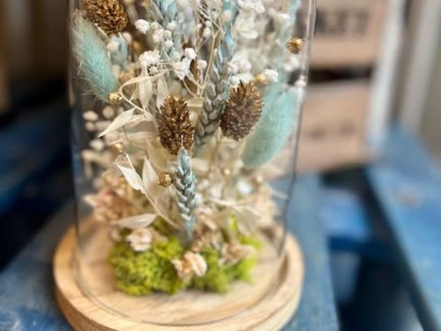 Atelier création d'une cloche en fleurs séchées à Paris 15ème