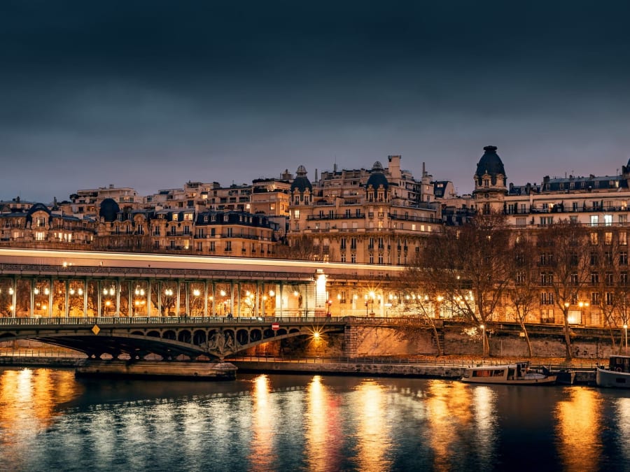 Visita guiada a "La Torre Eiffel de cine" en el distrito 16 de P