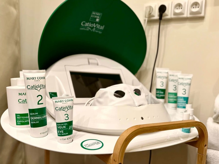 Soin du visage avec appareil Mary Cohr à Paris 8ème
