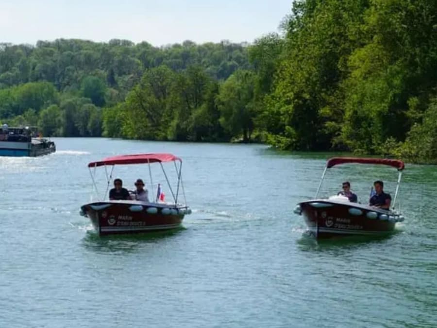 Location de bateau électrique (9 pers. max) à Cergy