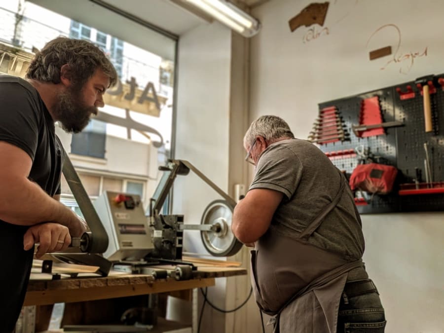 Workshop voor het maken van 6 tafelmessen in het 12e arrondissement van Parijs