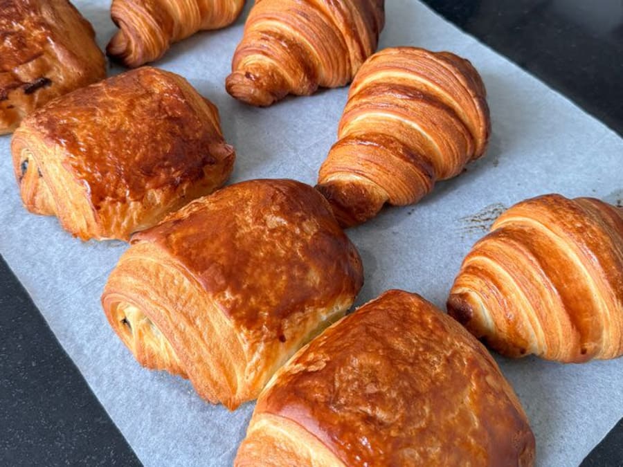 Croissant & Pain au Chocolat" pastry classes in Paris