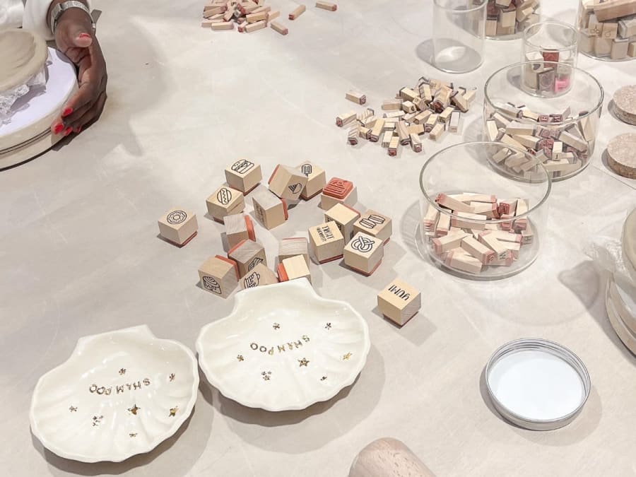 Porcelain, seashells, and tableware workshop near Arcachon (33)
