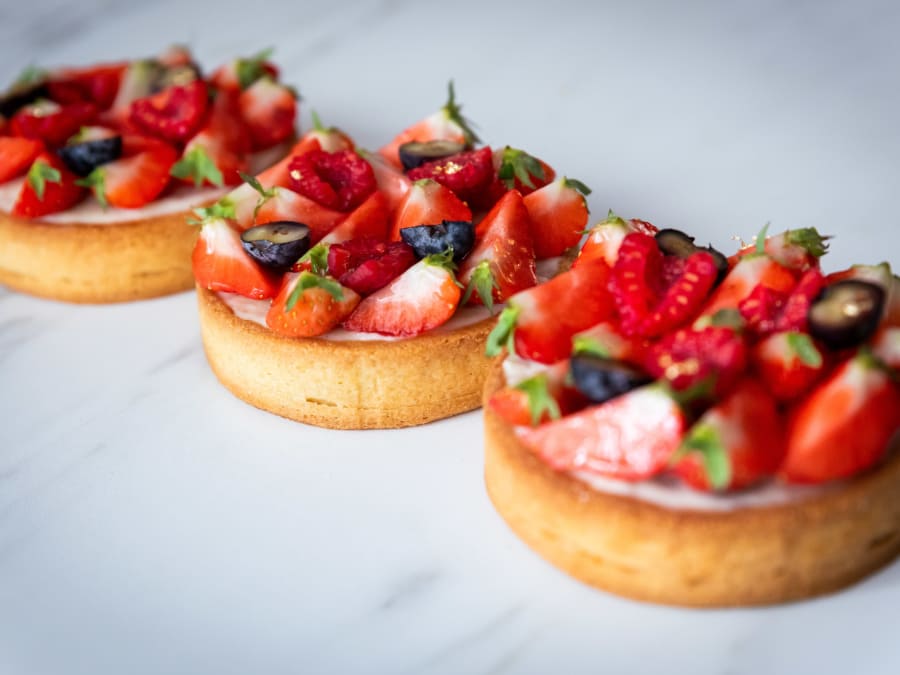 Red fruit tartlets workshop in Paris 14th arrondissement