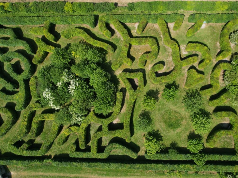 Country evenings at the Gally labyrinth in St Cyr l'Ecole