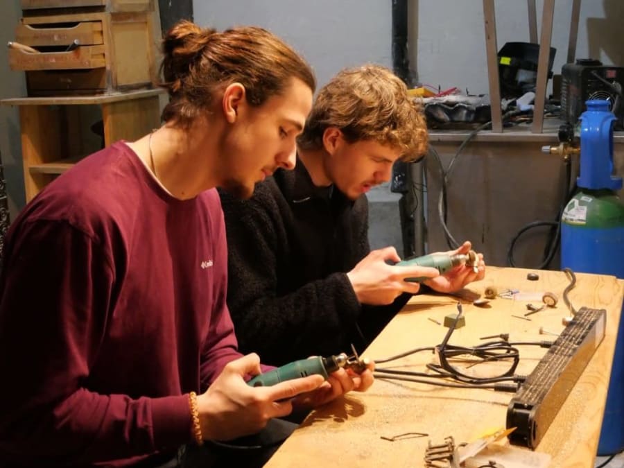 Taller de descubrimiento de esculturas de bronce en el 5º distri