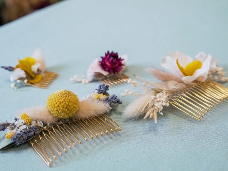 Atelier création d'un accessoire en fleurs séchées à Lille (59)