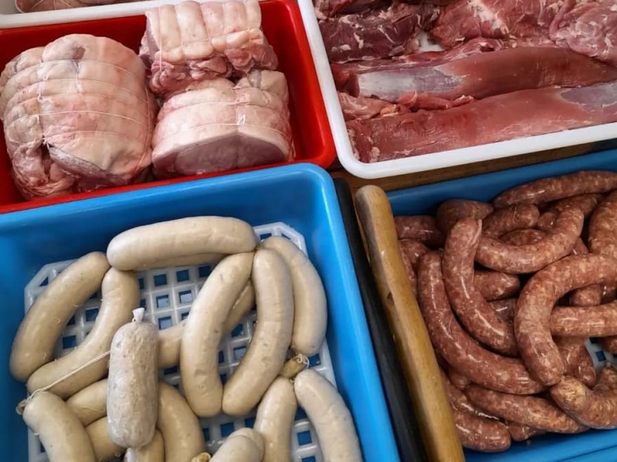 Atelier fabrication de terrines et saucisses à Fromont (77)