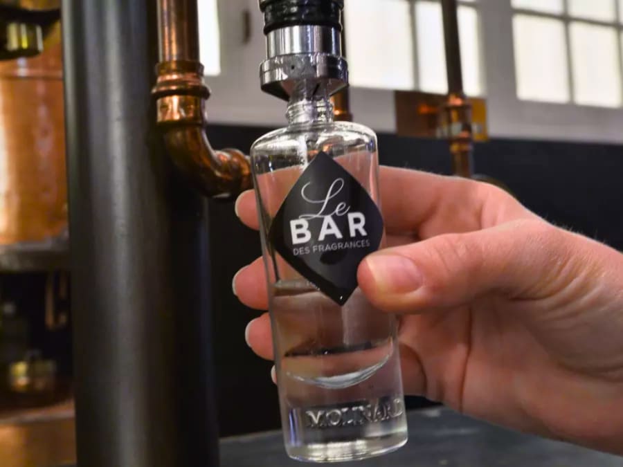 Atelier Classique perfume creation in Grasse (06)