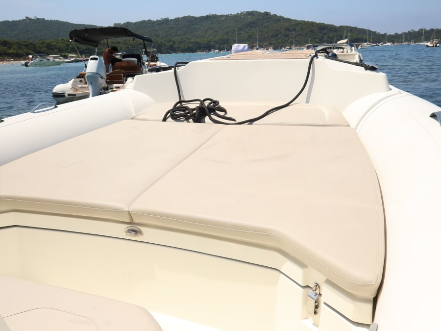 Alquiler de un día de barco para 14 personas en Hyères (83)