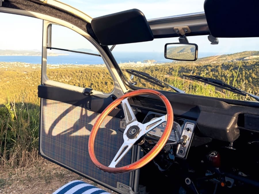2CV Road Trip: "La Grande Échappée," Departing from Cassis (13)