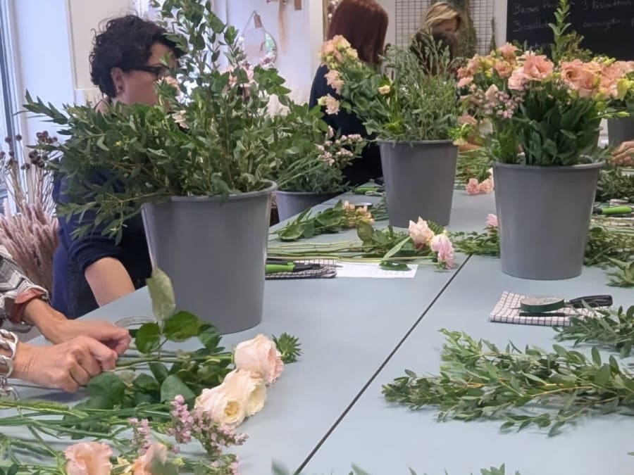 Fresh Flower Arrangement Workshop in Lyon's 6th Arrondissement