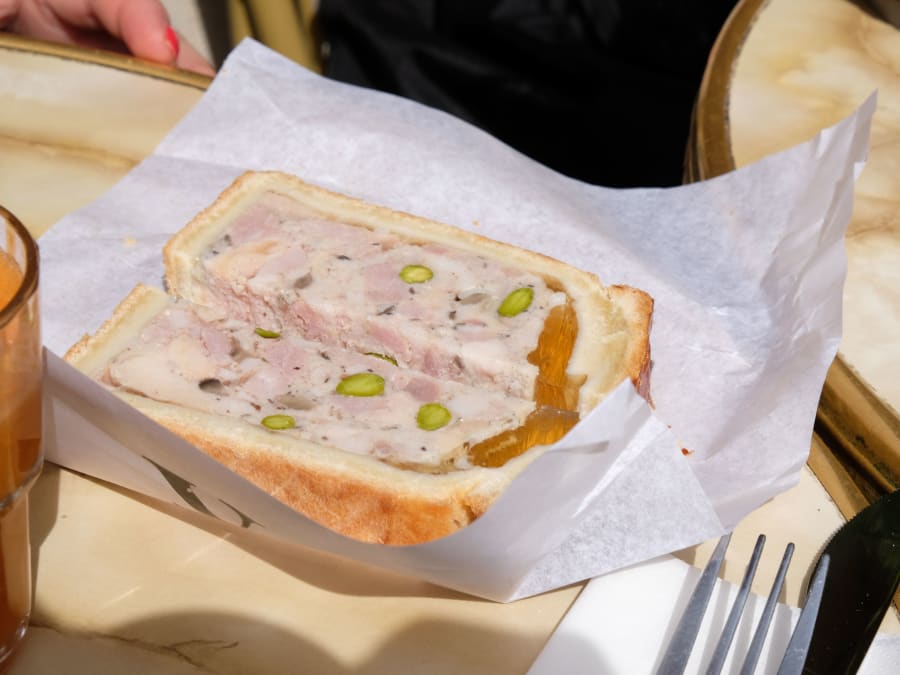 Balade gourmande dans le Marais à Paris 4ème (en anglais)