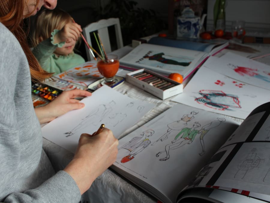 Taller de diseño de moda a bordo de un barco por el Sena