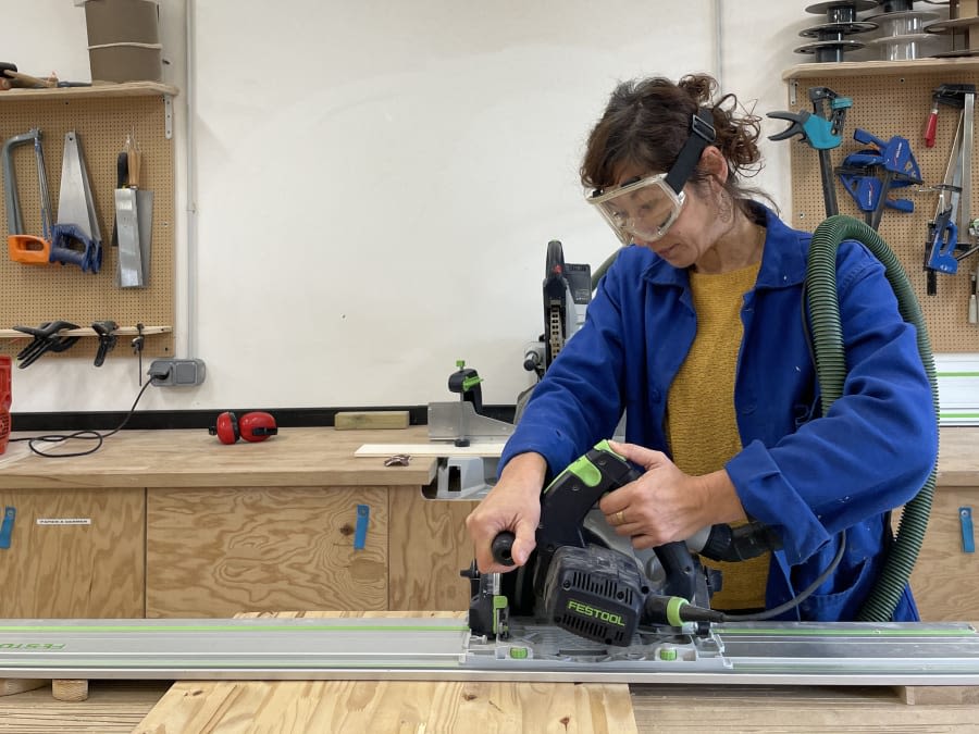 Team Building Atelier Menuiserie et Bricolage à Paris 18ème