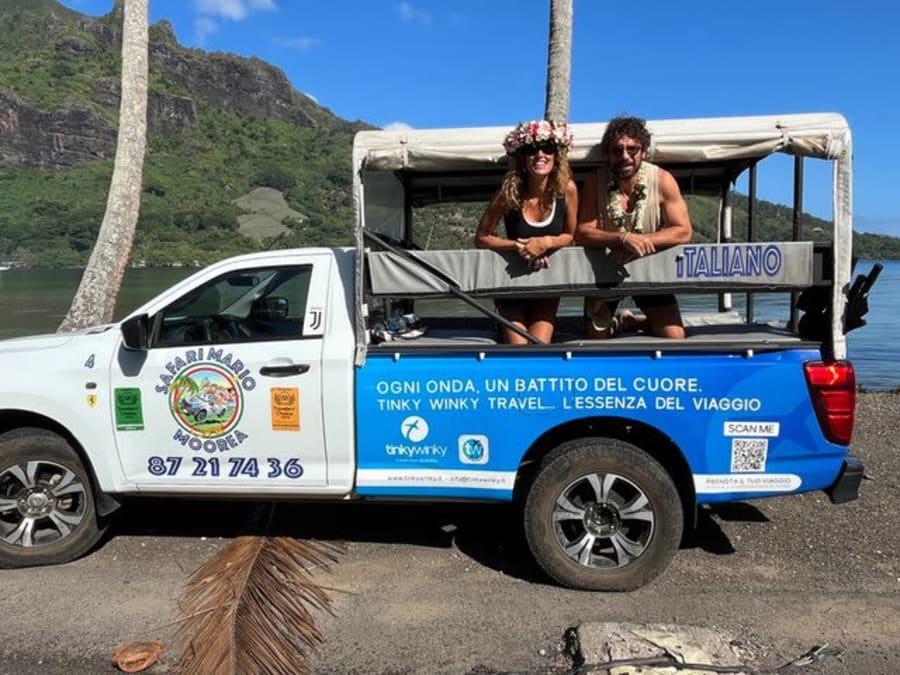Tour privé de Moorea en 4x4 Montagne Magique, champs d’ananas & Belvédère