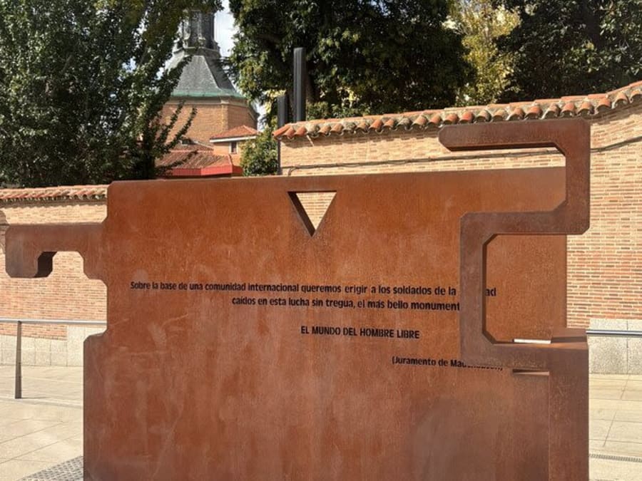 Guided Walking Tour of the Spanish Civil War in Madrid