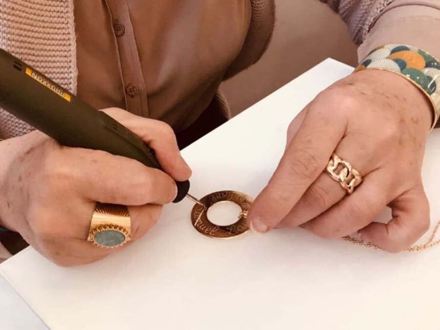 Taller de diseño de joyas a medida en el distrito 7 de París