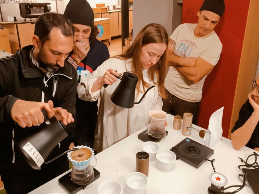 Taller de descubrimiento y degustación del café en el distrito 9
